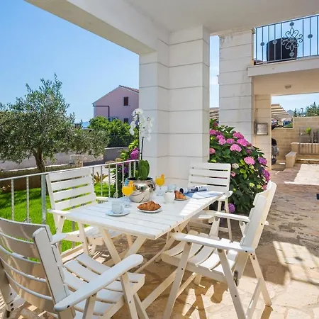 Roko - Charme Holidays Apartment *
