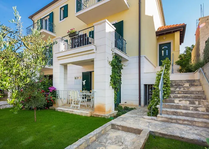 Roko - Charme Holidays Apartamento Supetar